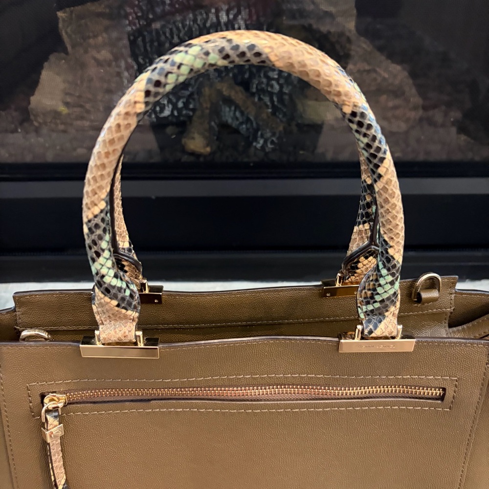 Henri Bendel RARE Large Gotham Snake Tote in Olive Brown - Picture 7 of 10